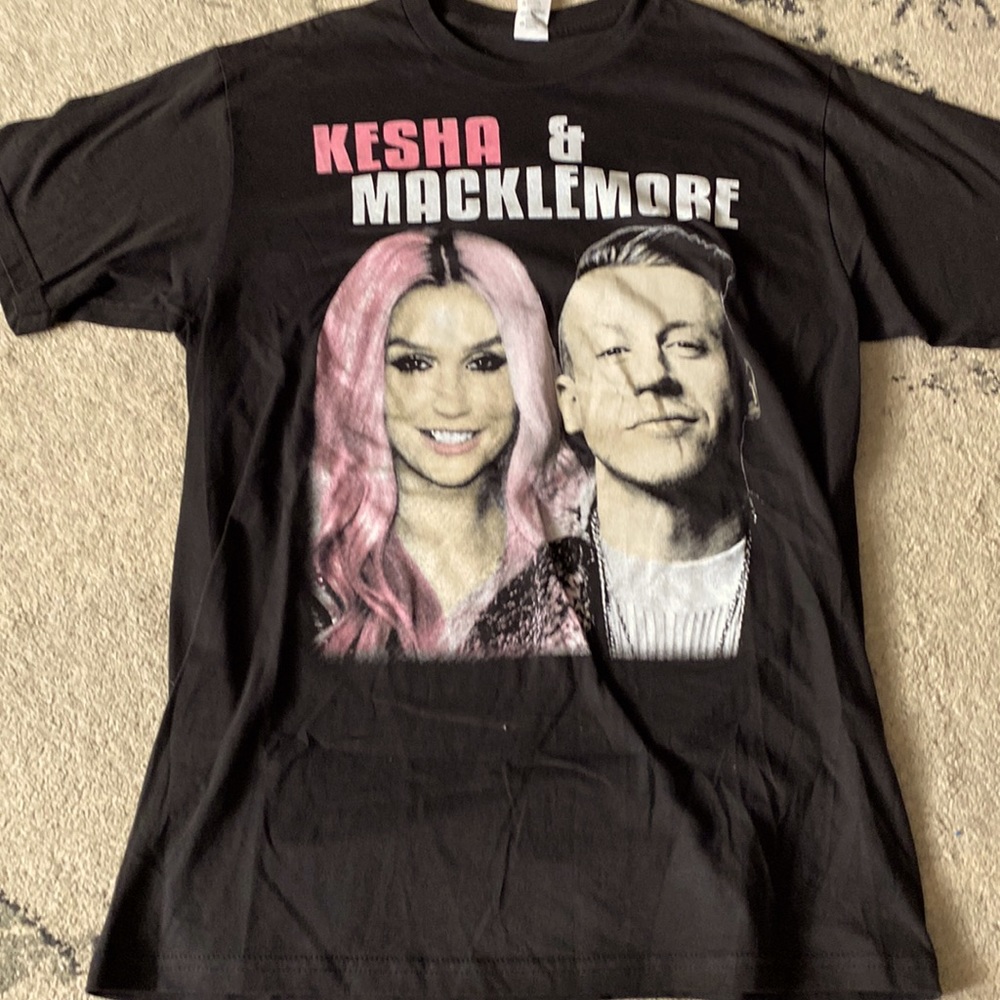 Kesha and Macklemore Shirt 2018 graphic tee Size M Womens